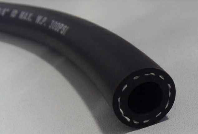 Το CE ISO 2398 ταυτότητα 8mm βιομηχανικός εύκαμπτος αεραγωγός/μαύρη λαστιχένια μάνικα με την ίνα έπλεξε την ενίσχυση